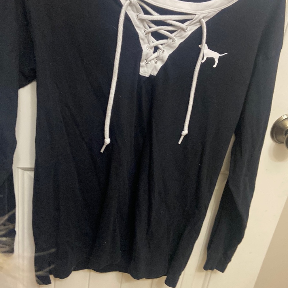 PINK/ Victoria’s Secret long sleeve with vneck